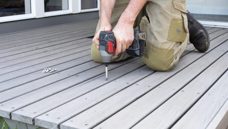 Træterrasse og havemøbler - Korrekt pleje til dit udendørs træværk - Anza